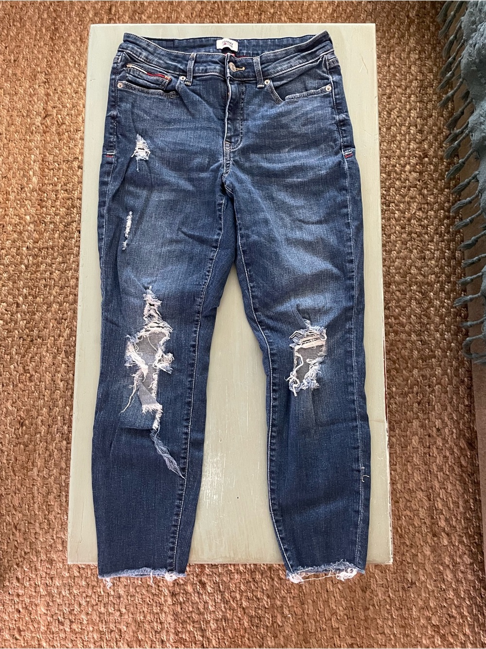 Tommy Hilfiger Distressed Dark Blue Skinny Distressed Ankle Jeans Size 8/29